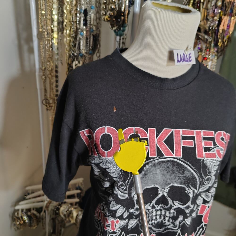 CLASSIC ROCK VINTAGE OR PRE-WORN T-SHIRT 
***ROCK FEST 2009*** - Picture 3 of 7